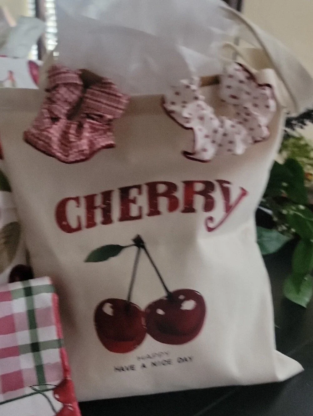 GIFTABLE TOTES Cherry Print Tote and PILLOW Linen Set - Red and Green